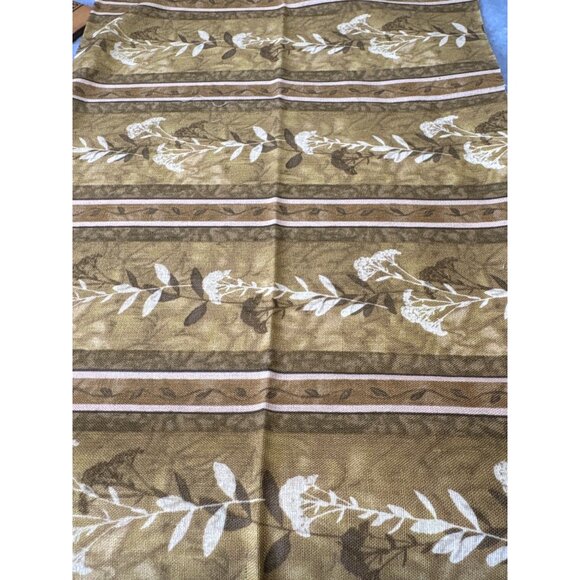 Natural Splendor Cotton Fat Quarter Fabric 18" x 22" Botanical Design By Cynthia - Picture 1 of 5